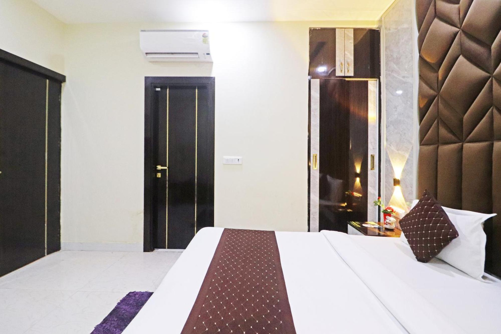 Hotel Qubic Near Igi Delhi Airport 新德里 外观 照片
